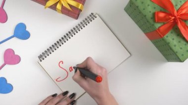 Sevgililer günü, illüstrasyon, kadının el yazma bir defter, satış yüzde 10 indirim 60 fps
