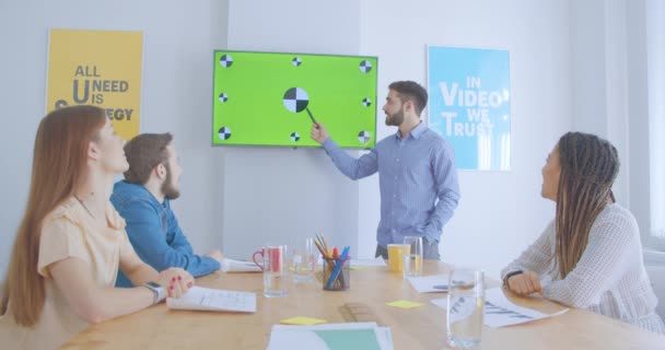 Collega 's business team planning bespreken groen scherm vergadering — Stockvideo