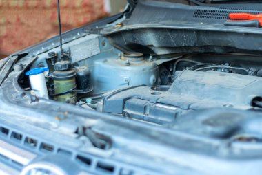 Hizmet ve bakım. Araba tamiri. Bir araba tamir et. Arabanın ayrıntıları