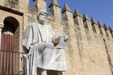 Averroes heykeli 