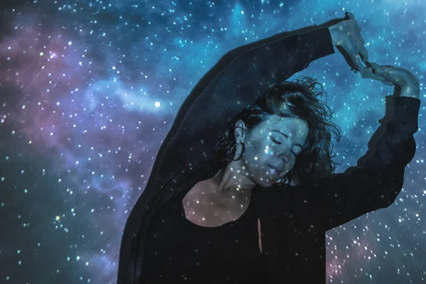 Evrendeki mistik kadın