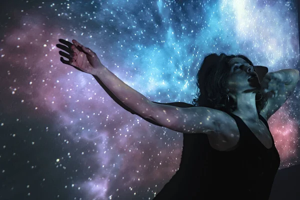 Evrendeki mistik kadın