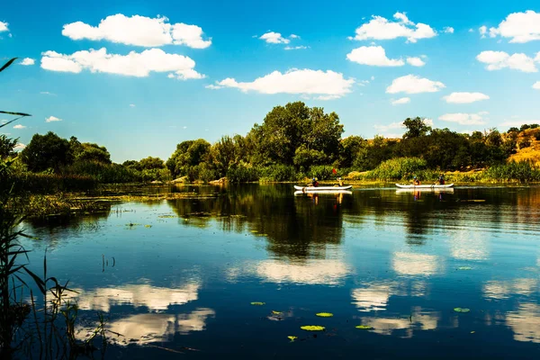 Sabah sakin bir Nehri üzerinde