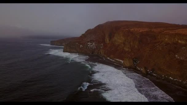 Attraversare Mare Del Nord Durante Una Tempesta Vicino Alle Rocce — Video Stock