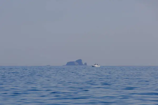 Paseo Barco Meditación Relajación Agua Suave Del Mar Azul — Foto de Stock