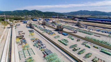 Nakhodka, Rusya Federasyonu - Ağustos, 2017 yaklaşık: Kömür terminalleri Nakhodka bağlantı noktası olarak. Rusya'nın en büyük Limanı, kömür, petrol, ahşap ve metal ana ihracat mallar Nakhodka bağlantı noktası olarak.