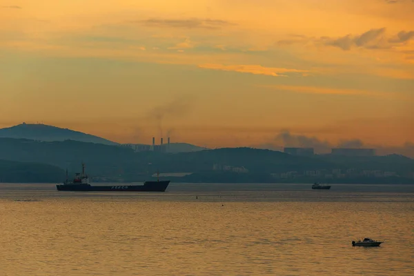 Vladivostok Russia 2017 Merchant Warships Roadstead Golden Horn Bay Vladivostok — Stock Photo, Image
