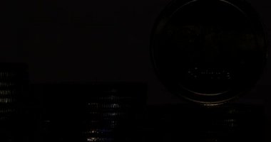 diğerleri üzerinde paralar dönen 4 k fiziksel metal altın Ripplecoin para. Dünya çapında sanal Internet para. Dijital Ripple sikke siber, cryptocurrency Xrp.
