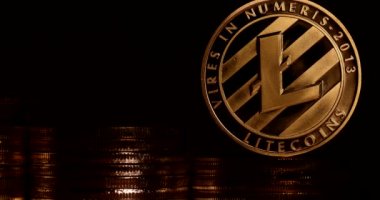 Litecoin para (Ltc) bulanık closeup çıktı. Yeni cryptocurrency ve modern bankacılık kavramı.