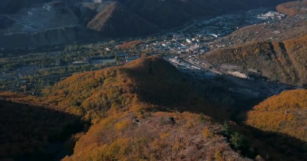 View Flying Autumn Hills Small Town Dalnegorsk View Mount 611 — Stock Video