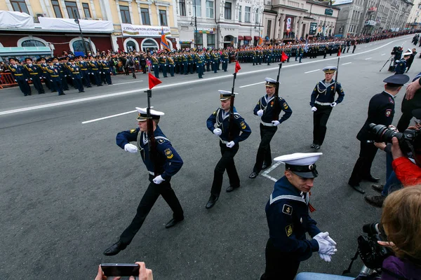 Травень 2015 Владивосток Росія День Перемоги Владивостоці Військові Різною Зброєю — стокове фото