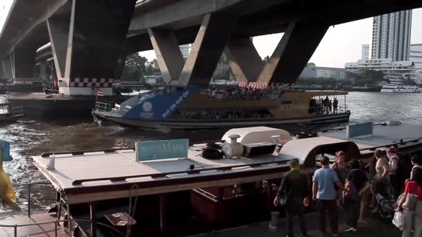 Avril 2019 Bangkok Thaïlande Rivière Chao Phraya Bateau Touristique Flotte — Video