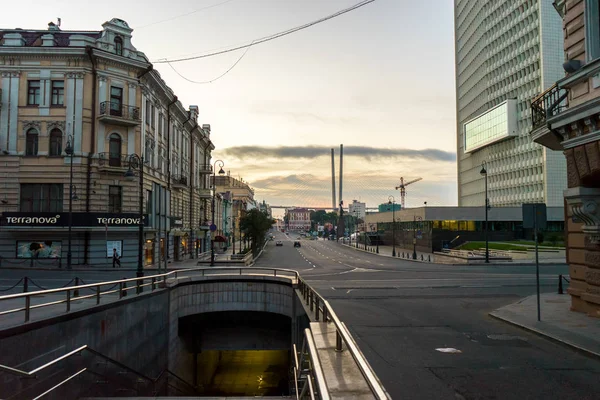 Léto 2015 Vladivostok Rusko Centrální Ulice Vladivostoku Světlanská Ulice Úsvitu — Stock fotografie