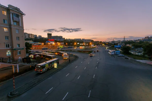 Vinter 2015 Vladivostok Ryssland Lugovayatorget Vladivostok Gryningen Breda Vägar Storstad — Stockfoto