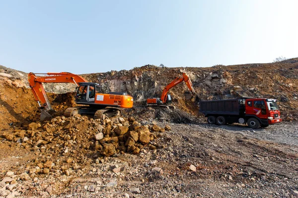 Otoño 2015 Primorsky Krai Rusia Fotografía Industrial Excavadoras Una Cantera — Foto de Stock