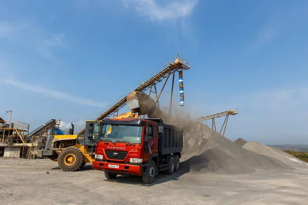 Otoño 2015 Región Primorsky Rusia Fotografía Industrial Excavadora Amarilla Trabaja — Foto de Stock