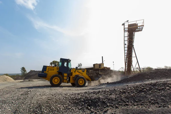 Otoño 2015 Región Primorsky Rusia Fotografía Industrial Excavadora Amarilla Trabaja — Foto de Stock