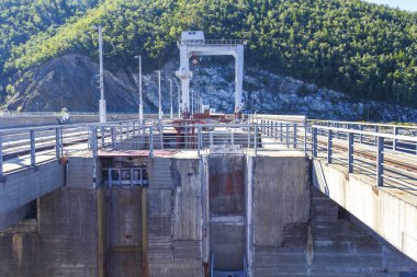 Sanayi fotoğrafçılığı. Amur bölgesindeki Zeya hidroelektrik santralinin üst kısmı.
