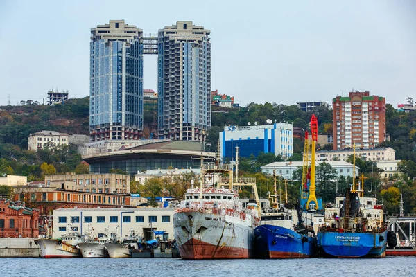 Verano 2015 Vladivostok Rusia Fachada Marina Vladivostok Buques Científicos Carga — Foto de Stock