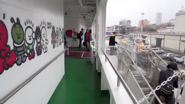 Άνοιξη 2019 Vladivostok Ρωσία Επιβατικό Πλοίο Eastern Dream Vladivostok Επιβάτες — Αρχείο Βίντεο