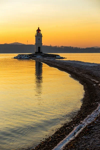 Morgengrauen Der Seestadt Wladiwostok Tokarevsky Leuchtturm Der Farbenfrohen Morgendämmerung Vor — Stockfoto