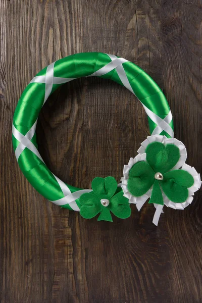 Decoração na sua porta para celebrar o dia de São Patrício. Copiar pasta — Fotografia de Stock