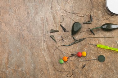 Yemler, kanca, batar, ledcor sazan balık için hazırlanıyor. Kopyala Yapıştır