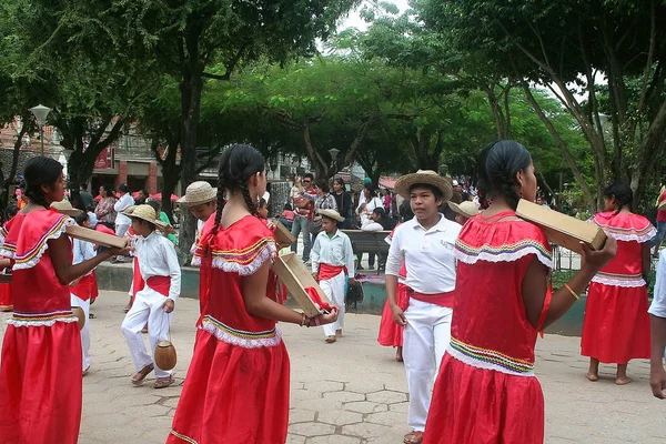 ปาร์ตี้ในตรินิแดด โบลิเวีย อเมริกาใต้ . — ภาพถ่ายสต็อก
