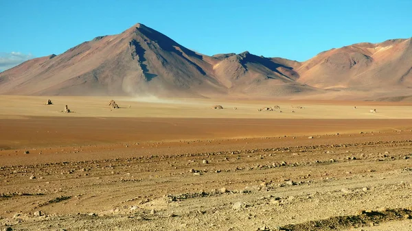 Berg im Altiplano. Bolivien, Südamerika. — Stockfoto