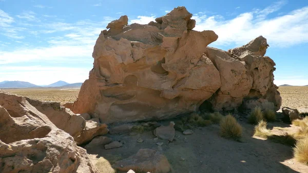 Rochers volcaniques dans l'Altiplano. Bolivie, Amérique du Sud . — Photo