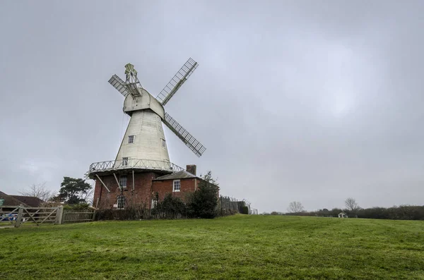 Willesborough Windmill, Ешфорд, Кент, Великобританія — стокове фото
