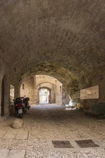 Strada nel centro storico, Rodi — Foto Stock