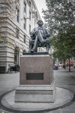 George Peabody heykeli