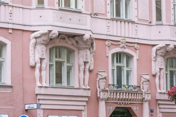 Edificio Art-deco en Praga, República Checa — Foto de Stock