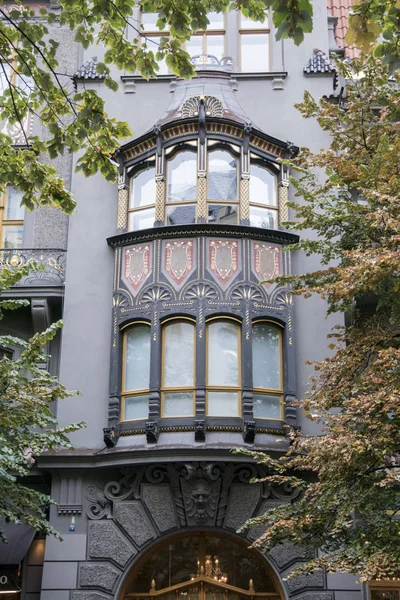 Art-Deco gebouw in Praag, Tsjechië — Stockfoto