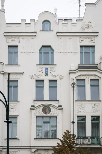 Art-Deco gebouw in Praag, Tsjechië — Stockfoto