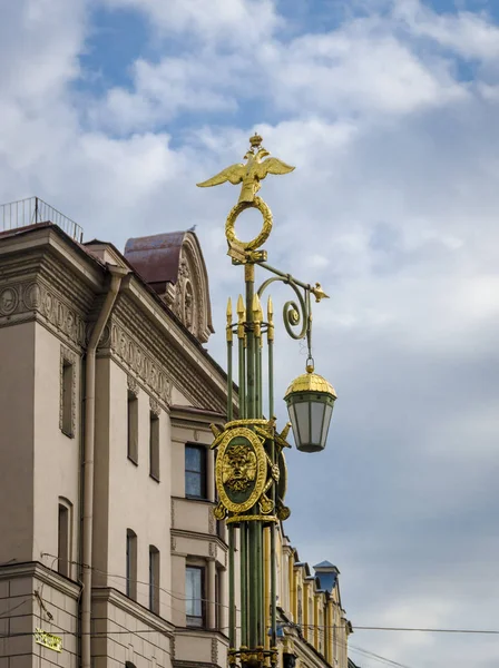 Lámpara de calle adornada — Foto de Stock