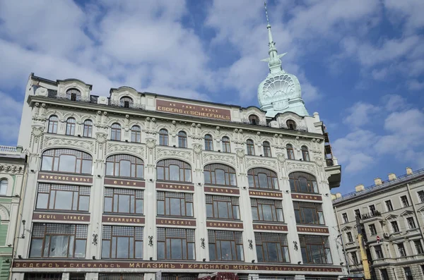 Art-Deco gebouw, Sint-Petersburg, Rusland — Stockfoto