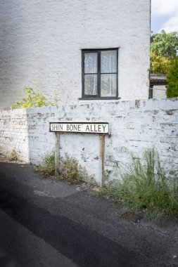 Shin kemik sokak sokak işareti