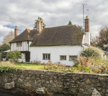 Eski Kulübe ve bahçe