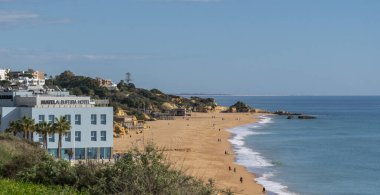 Albufeira, Algarve, Portekiz 'deki sahil manzarası