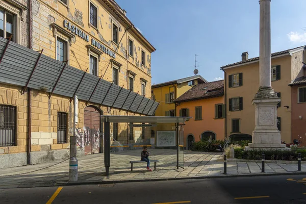 Bushaltestelle Und Verfallenes Gebäude Der Stadt Bergamo Italien Europa — Stockfoto