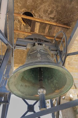 İtalya 'nın Bergamo kentindeki Civic Tower' da antik bir çan.