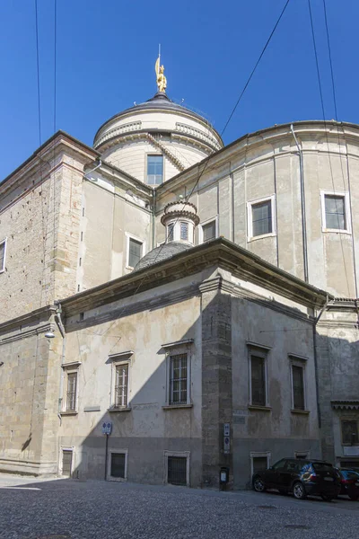 Vista Lateral Edifício Cúpula Catedral Bérgamo Itália — Fotografia de Stock