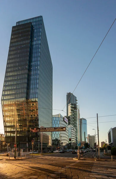 Edifícios Modernos Arranha Céus Estradas Tráfego Cidade Milão Itália — Fotografia de Stock