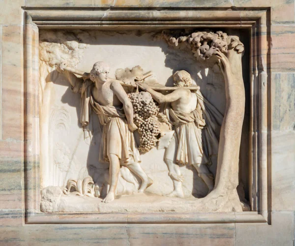 Relief Detail Facade Cathedral City Milan Italy — Stock Photo, Image