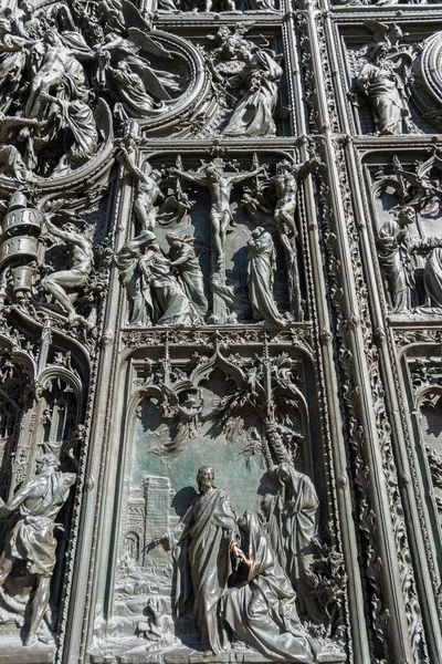 Relief Detail Ornate Door Cathedral Milan Italy — Stock Photo, Image