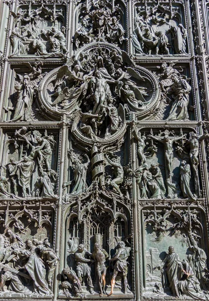 Relief Detail Ornate Door Cathedral Milan Italy — Stock Photo, Image
