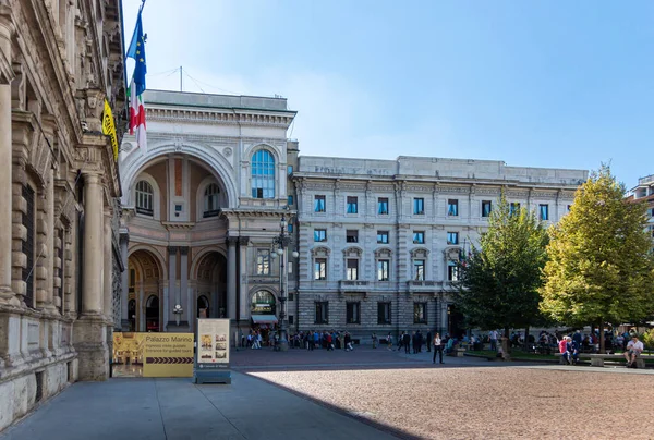 Architettura Antica Nella Città Milano — Foto Stock