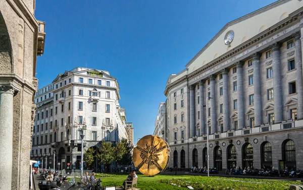 Architettura Antica Nella Città Milano — Foto Stock